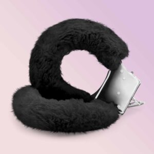 Algemas de Peluche Love Cuffs Crushious Pretas – imagem principal do produto