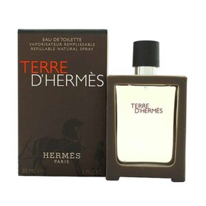 Frasco de Hermès Terre d’Hermès Eau de Toilette 30 ml, perfume masculino amadeirado e condimentado com notas de citrinos, pimenta e madeiras quentes.