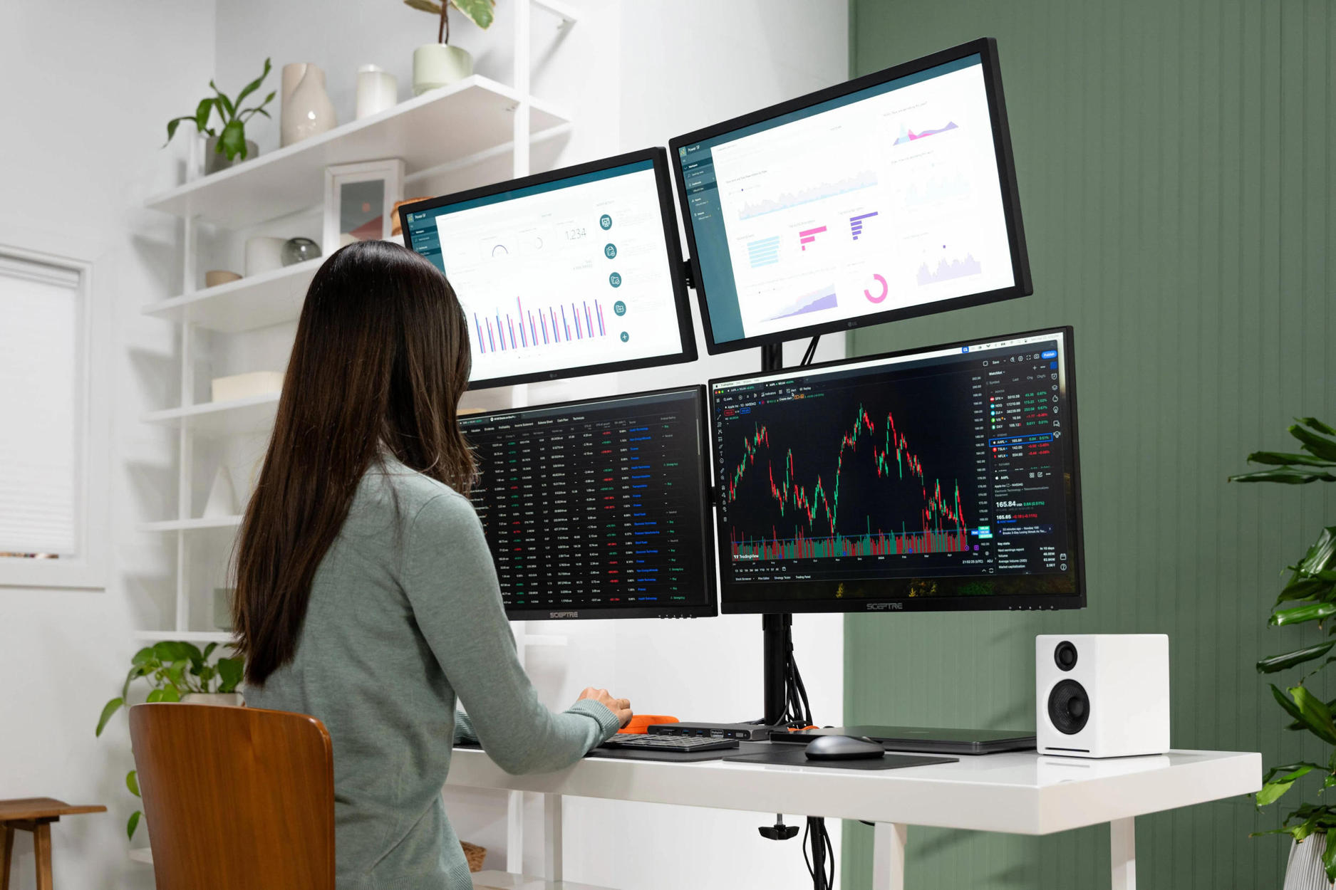 SATECHI – Thunderbolt 4 Docking Station W/ Displaylink - Image 8